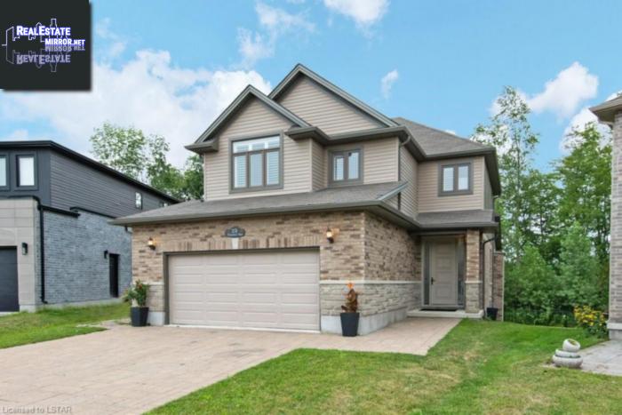 Property 2176 Yellowbirch Place main img