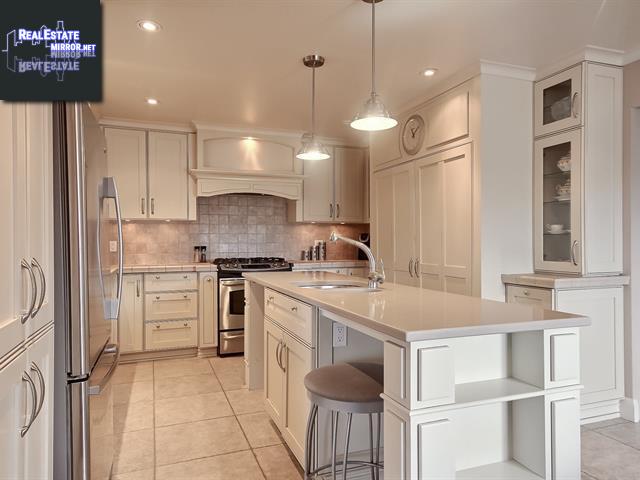 Property 200 Rue Elizabeth main img