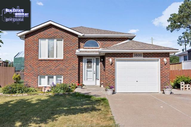 Property 1600 Blairwood Crescent main img