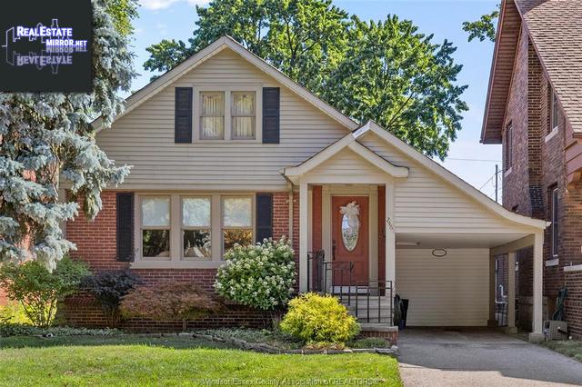 Property 246 Thompson Boulevard main img
