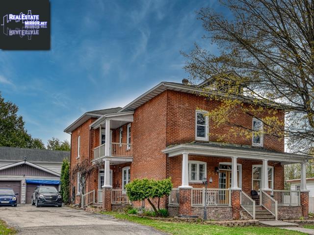Property 552-552a Rue Bedard main img