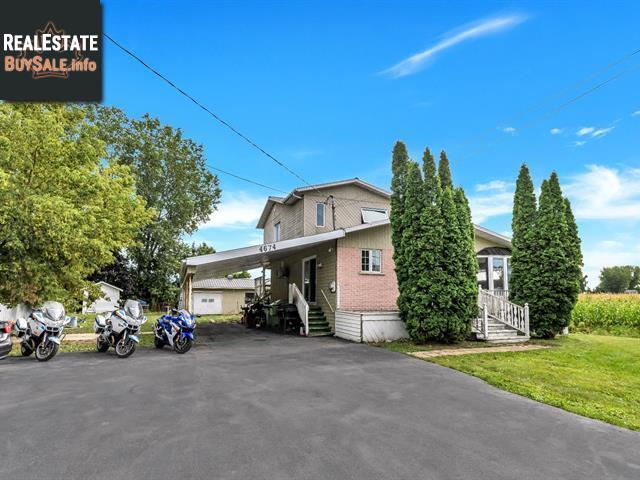Property 4674 Boul. Hebert main img