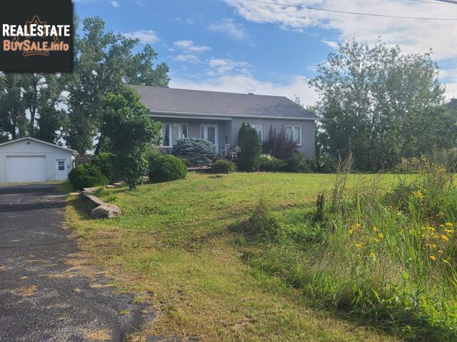 Property 3975 Ch. De St-Jean img1