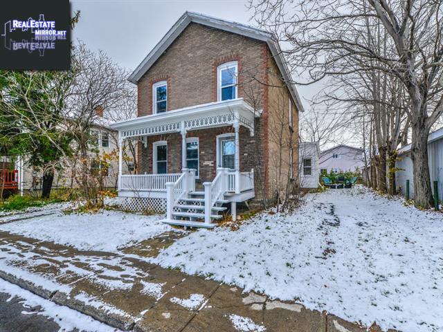 Property 155 3e Avenue main img