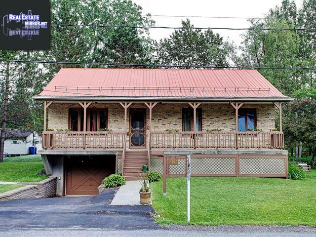 Property 2141 Rue Belanger main img