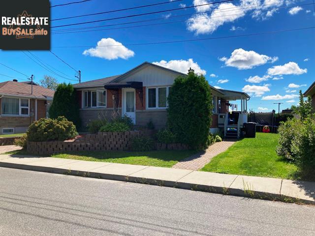 Property 4462 Av. De Matane img1