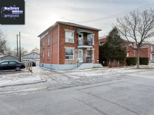 Property 1045-1047 Rue St-Antoine main img