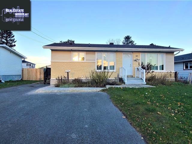 Property 1477 Rue Des Erables main img