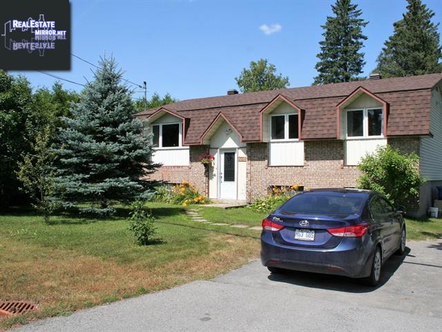 Property 2124 Boul. Ste-Sophie main img