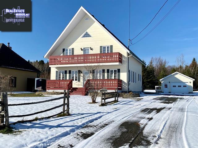Property 16 Rue Proulx main img