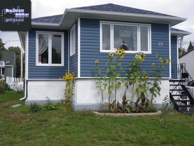 Property 22 Av. Macdonald main img
