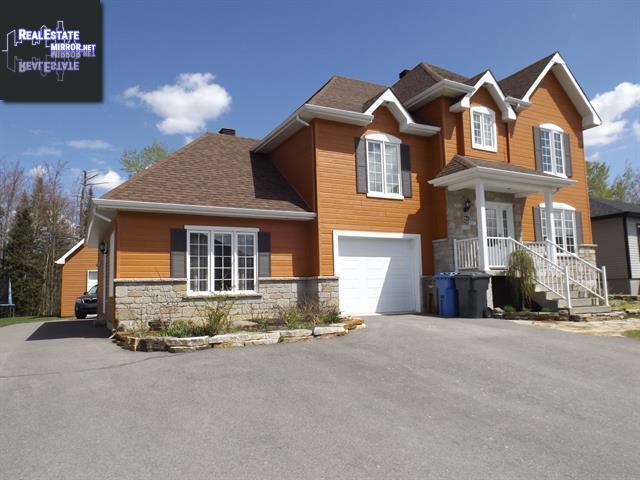Property 84 Rue Deshaies main img