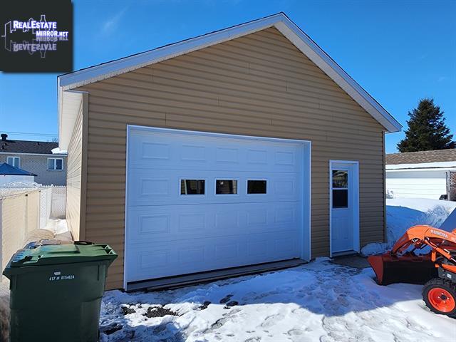 Property 860 Rue Melancon O. img1