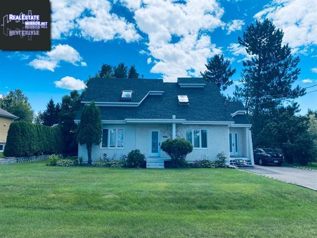 Property 2052 Rue Laforest main img