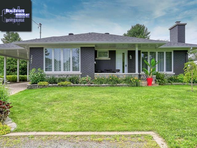Property 3481 Rue Marcelle-Ferron main img