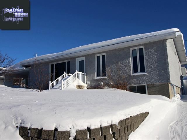 Property 225-225a Rue Pierret main img