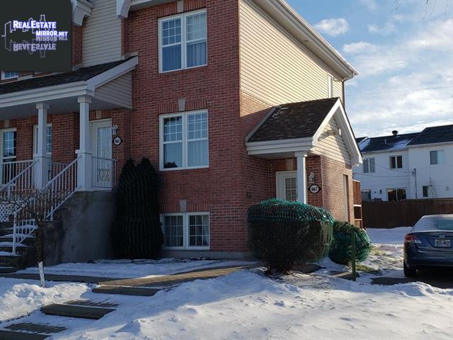 Property 4667 Rue Roger-Lemelin main img