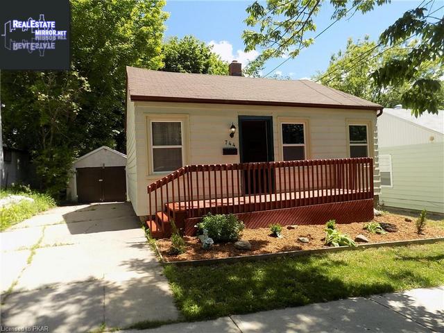 Property 744 Stormont Street main img