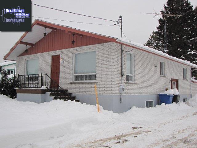 Property 2081 Rue Joseph-Dubeau main img