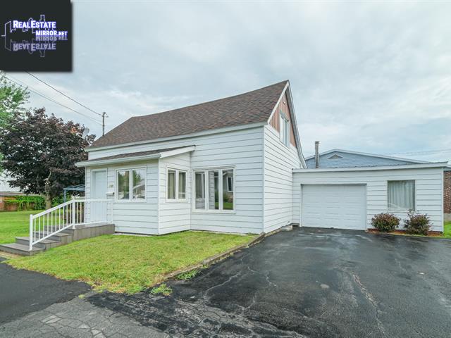 Property 1385 Rue Robitaille main img