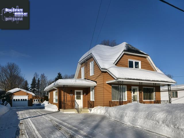 Property 4380 Rue Principale main img