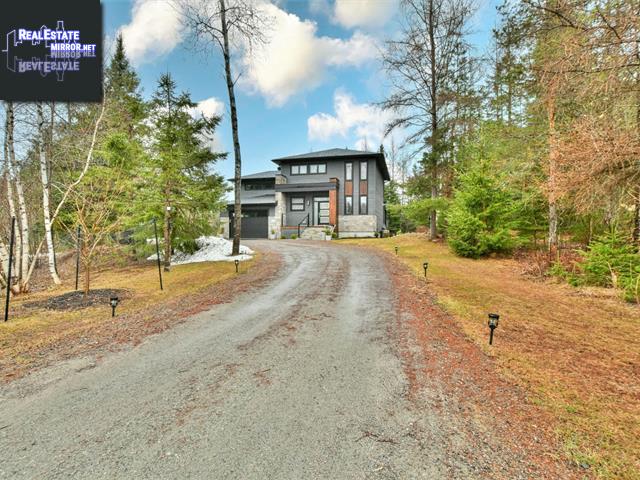Property 1065 Rue Longpre main img