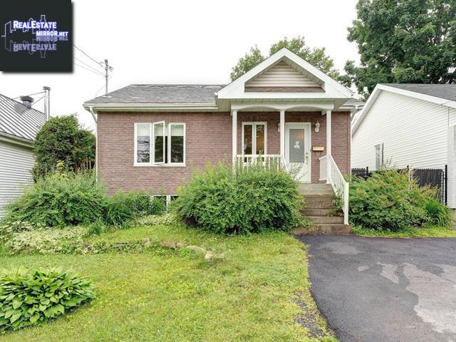 Property 320z-320a 19e Avenue main img