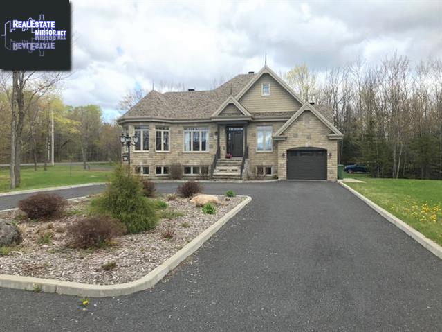 Property 84 Rg Bois-Joly main img