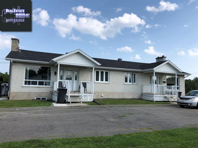 Property 1662-1672 Av. De La Montagne main img