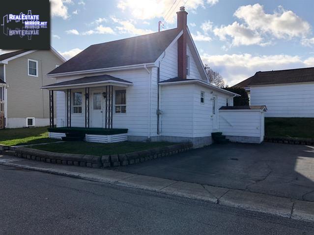 Property 293 Rue Laval N. main img