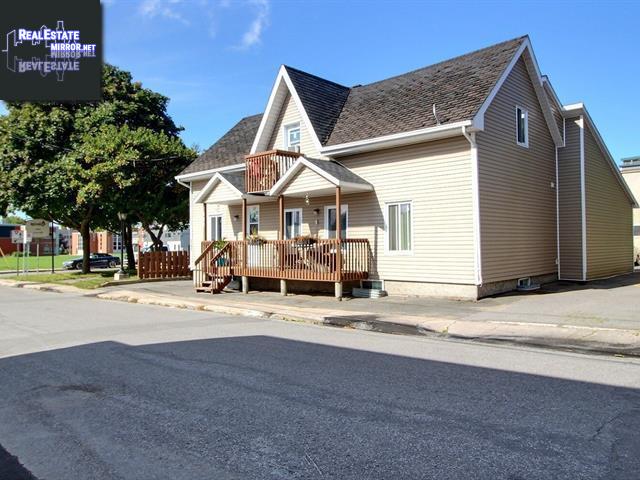 Property 225-227 Rue De Monseigneur-Panet main img