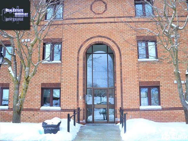 Property 111-10 Coulter Street main img