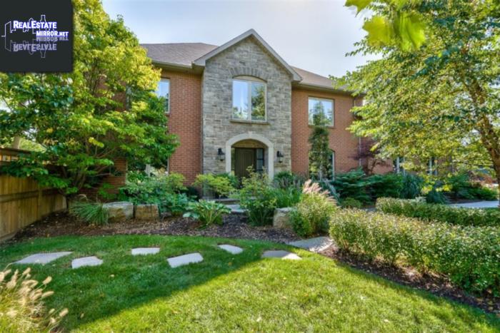 Property 3284 Lakeshore Road main img