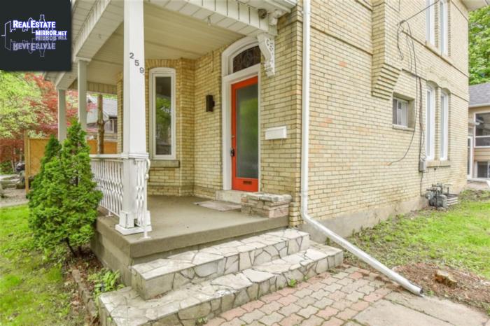 Property 259 Arthur Street N main img