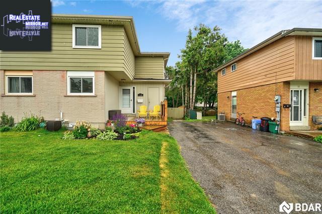 Property 13 Chaucer Crescent main img