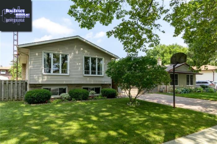 Property 4448 Meadowvale Drive main img