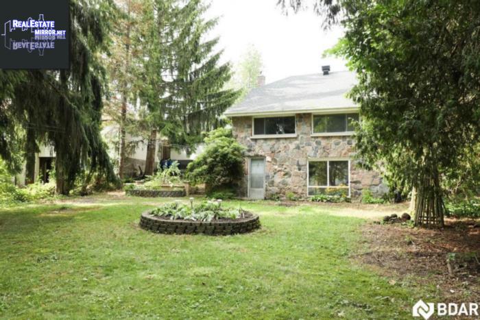 Property 2015 Ridge Road W main img