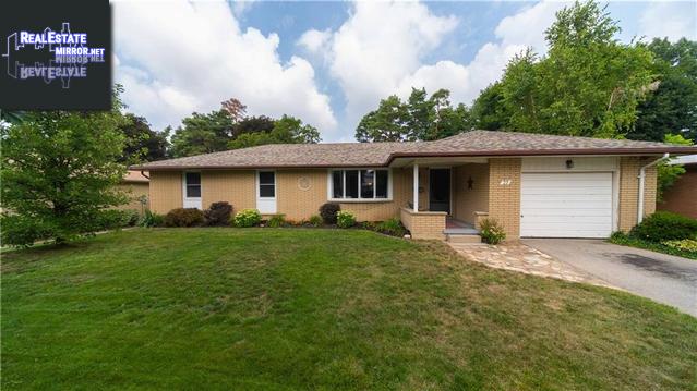Property 27 Berkley Crescent main img