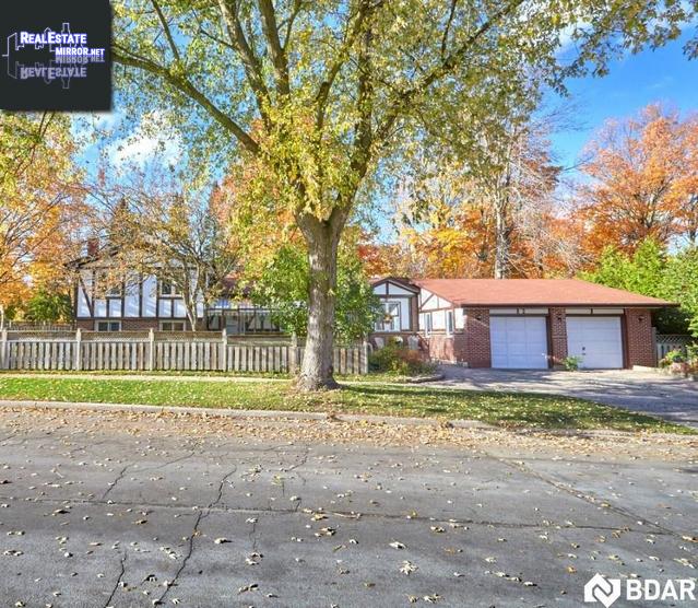 Property 2 Maplehurst Crescent main img