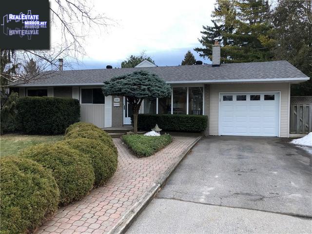Property 1310 Langdale Crescent main img