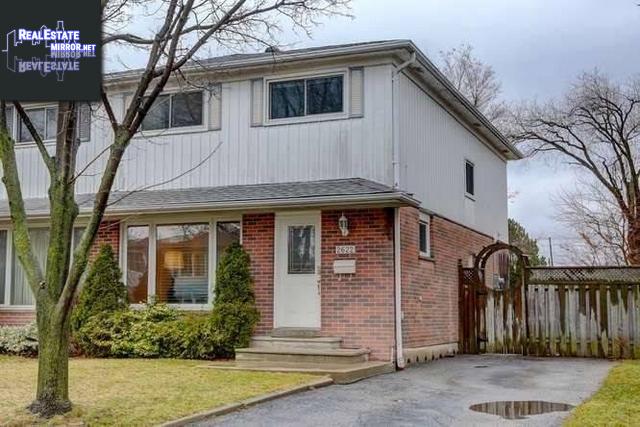 Property 2622 Hollington Crescent main img