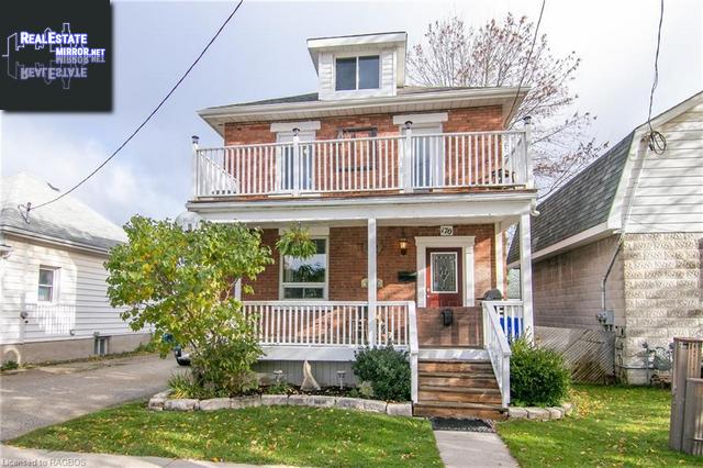 Property 170 12th Street E main img
