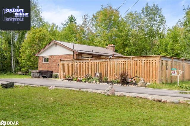 Property 2794 Triple Bay Road main img