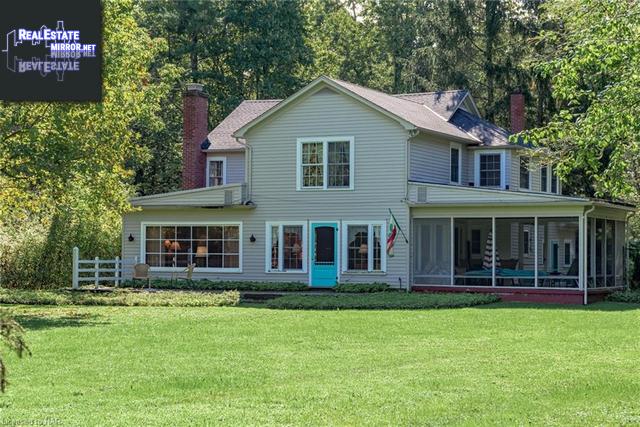 Property 1879 Macdonald Drive main img