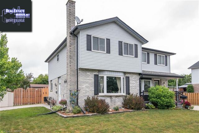 Property 157 Bier Crescent main img