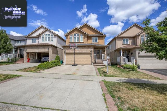 Property 38 Huck Crescent main img