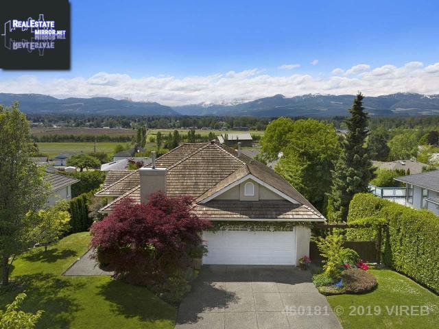 Property 1229 Farquharson Drive main img