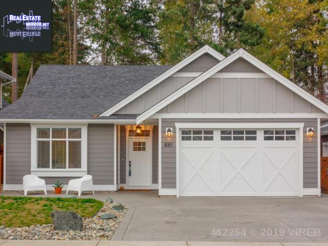 Property 881 Parkside Cres main img