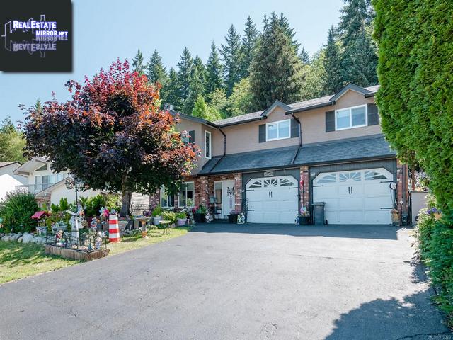 Property 2851 Carmichael Cres main img