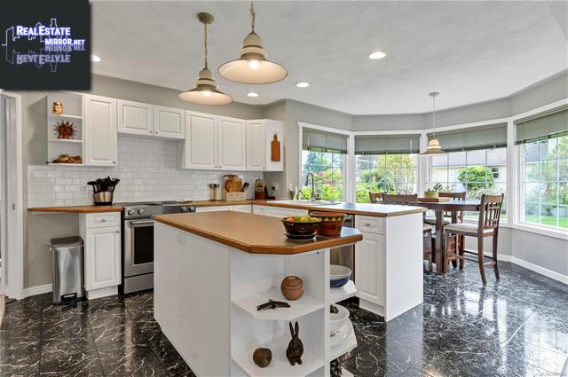 Property 2596 Coho Rd img1